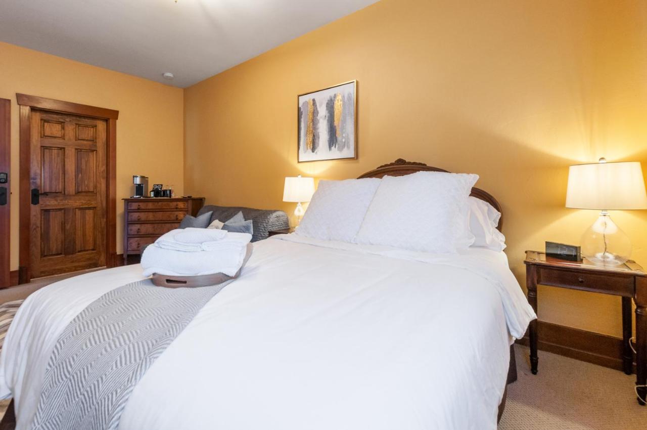 Casa Grande Inn & Suites Penticton Dış mekan fotoğraf