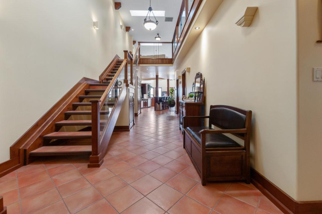 Casa Grande Inn & Suites Penticton Dış mekan fotoğraf
